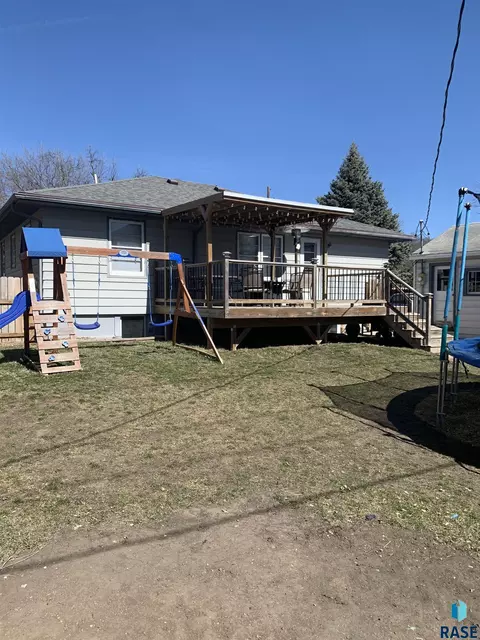 109 E 4th St, Dell Rapids, SD 57022 photo 12