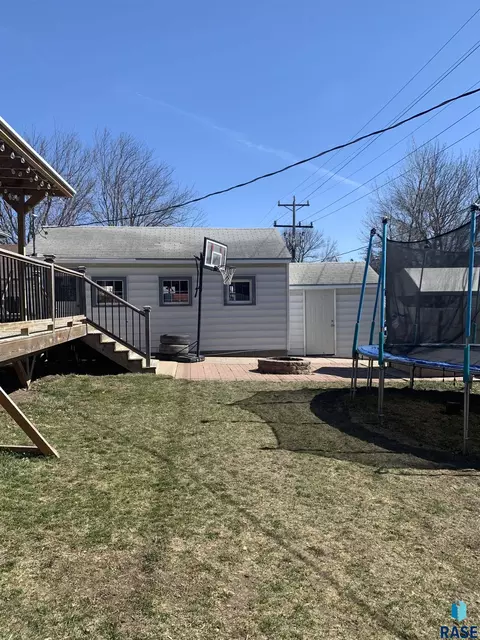 109 E 4th St, Dell Rapids, SD 57022 photo 13