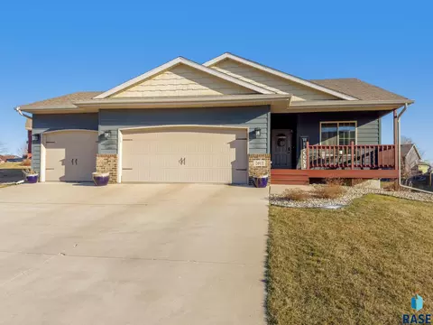 2612 S Lancaster Dr, Sioux Falls, SD 57106