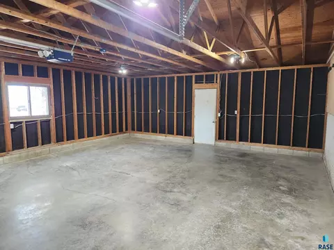 1500 E Rushmore Dr, Brandon, SD 57005 photo 13