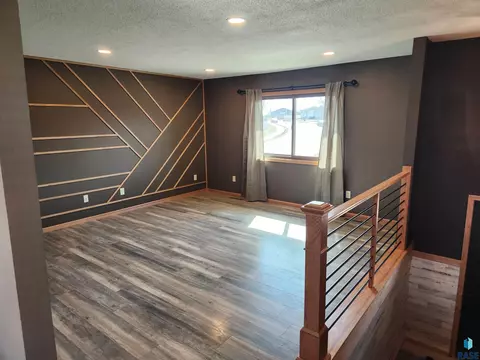1500 E Rushmore Dr, Brandon, SD 57005 photo 3