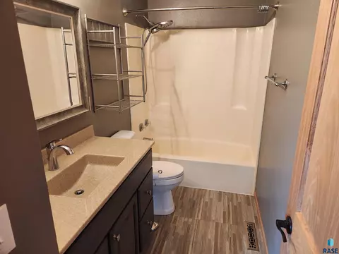 1500 E Rushmore Dr, Brandon, SD 57005 photo 6