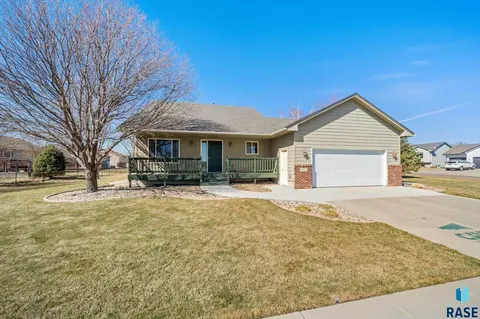 1601 S Discovery Ave, Sioux Falls, SD 57106