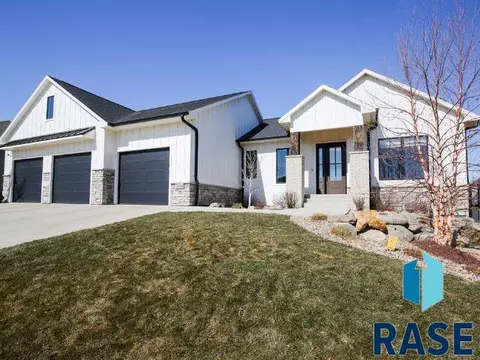 7416 E Donnelly Dr, Sioux Falls, SD 57110 photo 2