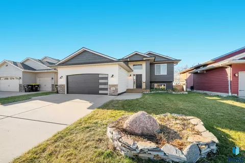 4341 S Tribbey Trl, Sioux Falls, SD 57106