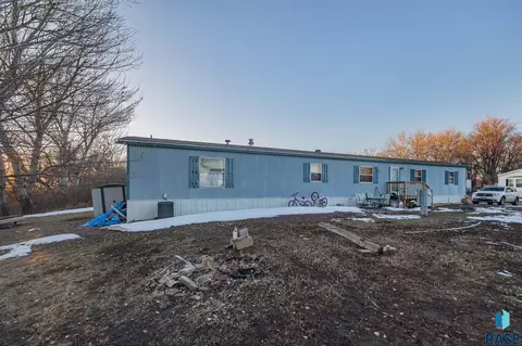 1711 E Speyside Pl, Sioux Falls, SD 57104 photo 2