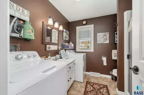 510 W Maple St, Tea, SD 57064 photo 17
