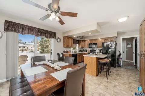 510 W Maple St, Tea, SD 57064 photo 5