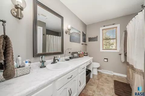 510 W Maple St, Tea, SD 57064 photo 13