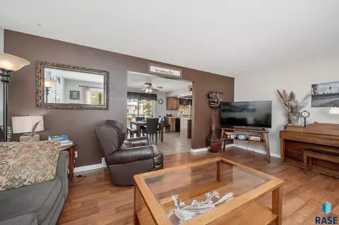 510 W Maple St, Tea, SD 57064 photo 2
