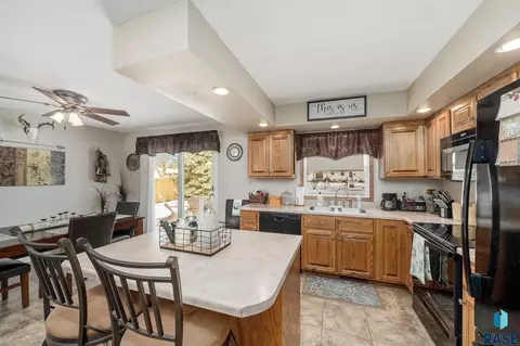 510 W Maple St, Tea, SD 57064 photo 8