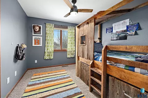 Bedroom - 1808 S Parkview Blvd, Brandon, SD 57005 photo 6 of 10
