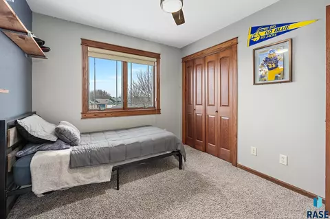 Bedroom - 1808 S Parkview Blvd, Brandon, SD 57005 photo 8 of 10