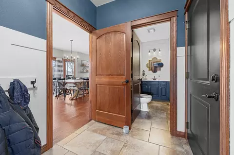 Entry Way - 1808 S Parkview Blvd, Brandon, SD 57005 photo 2 of 2