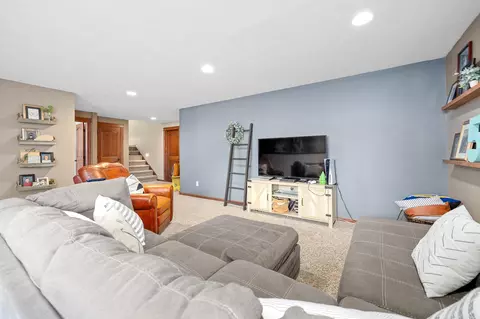 Living - 1808 S Parkview Blvd, Brandon, SD 57005 photo 6 of 9