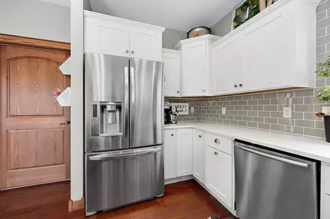 Kitchen - 1808 S Parkview Blvd, Brandon, SD 57005 photo 5 of 5