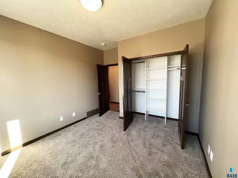 5508 E 65th St, Sioux Falls, SD 57108 photo 15