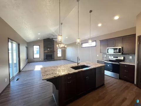 5508 E 65th St, Sioux Falls, SD 57108 photo 5