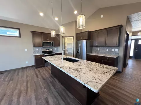 5508 E 65th St, Sioux Falls, SD 57108 photo 7