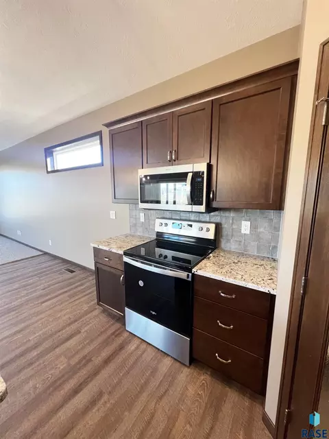 5508 E 65th St, Sioux Falls, SD 57108 photo 8