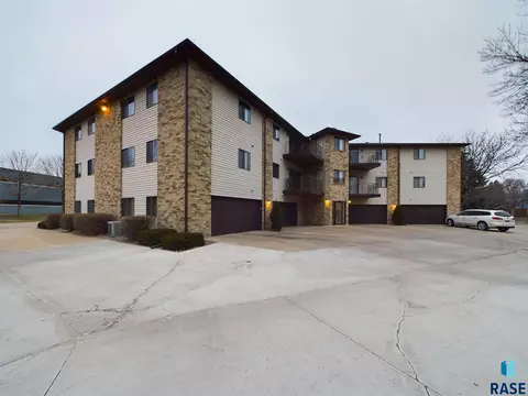 4605 W Custer Ln #303, Sioux Falls, SD 57106