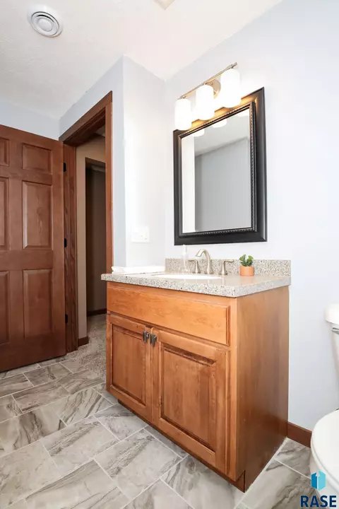 Bath - 7605 W Legacy St, Sioux Falls, SD 57106 photo 3 of 5