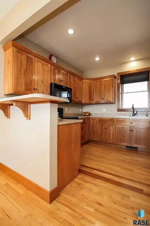 Kitchen - 7605 W Legacy St, Sioux Falls, SD 57106 photo 5 of 5