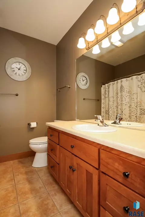 Bath - 7605 W Legacy St, Sioux Falls, SD 57106 photo 5 of 5