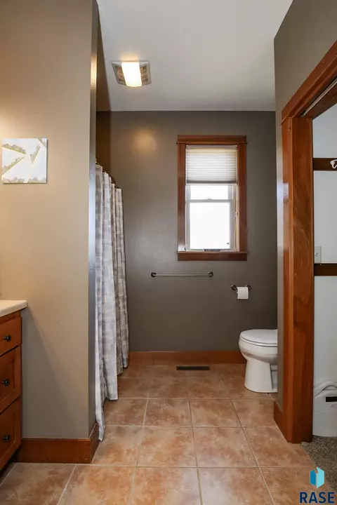 Bath - 7605 W Legacy St, Sioux Falls, SD 57106 photo 2 of 5