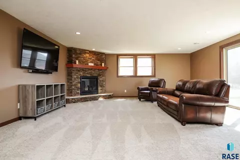 Living - 7605 W Legacy St, Sioux Falls, SD 57106 photo 5 of 6
