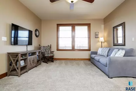 Living - 7605 W Legacy St, Sioux Falls, SD 57106 photo 2 of 6