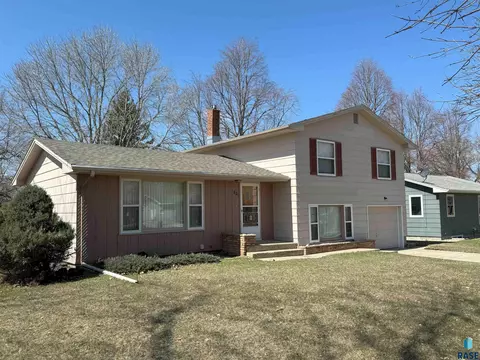 821 S Relanto St, Freeman, SD 57029 photo 3