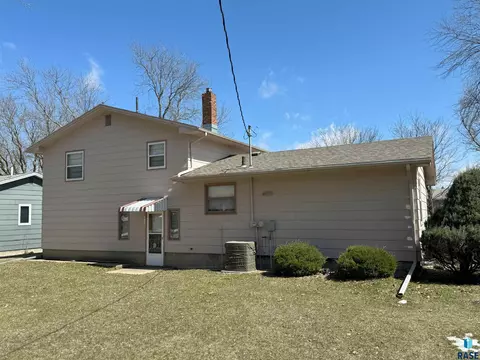 821 S Relanto St, Freeman, SD 57029 photo 5