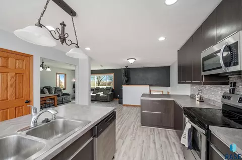 Kitchen - 816 E 7th St, Dell Rapids, SD 57022 photo 4 of 4