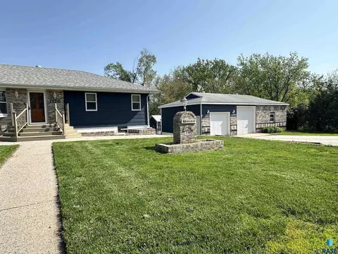 1120 W Hanson Ave, Mitchell, SD 57301 photo 3