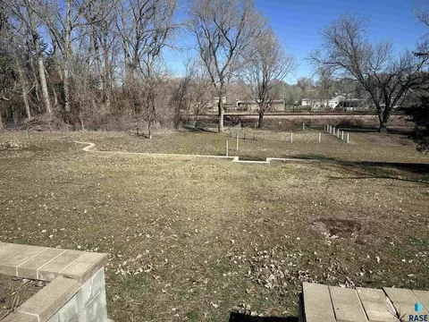 1120 W Hanson Ave, Mitchell, SD 57301 photo 10