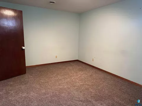 1120 W Hanson Ave, Mitchell, SD 57301 photo 42