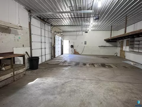 1120 W Hanson Ave, Mitchell, SD 57301 photo 49