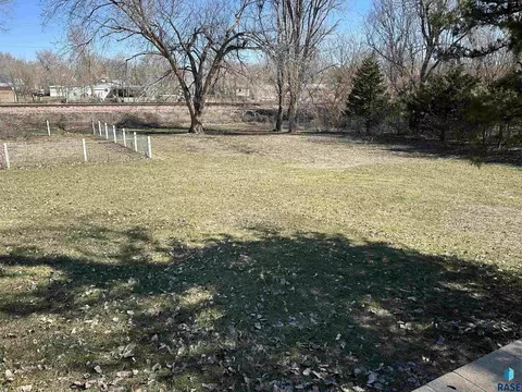 1120 W Hanson Ave, Mitchell, SD 57301 photo 54