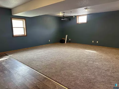 1120 W Hanson Ave, Mitchell, SD 57301 photo 34
