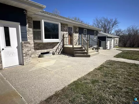 1120 W Hanson Ave, Mitchell, SD 57301 photo 6