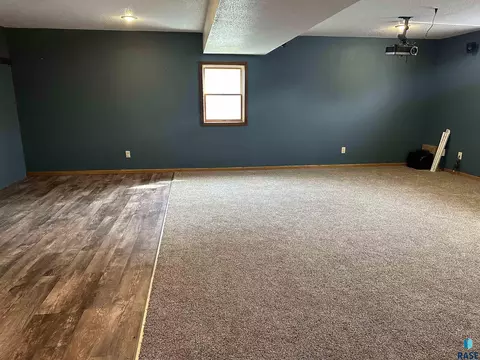1120 W Hanson Ave, Mitchell, SD 57301 photo 38