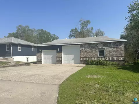 1120 W Hanson Ave, Mitchell, SD 57301 photo 4