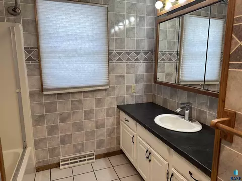 1120 W Hanson Ave, Mitchell, SD 57301 photo 26