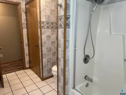 1120 W Hanson Ave, Mitchell, SD 57301 photo 27