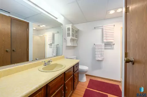 Bath - 408 Hyden Dr, Alcester, SD 57001 photo 4 of 4