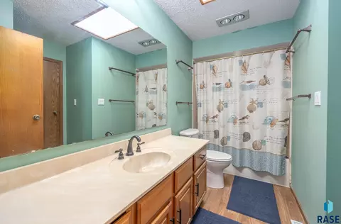 Bath - 408 Hyden Dr, Alcester, SD 57001 photo 3 of 4