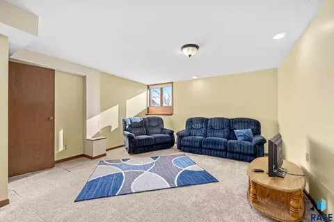 Living - 408 Hyden Dr, Alcester, SD 57001 photo 6 of 8