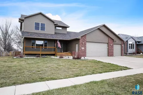 7412 W Lobelia St, Sioux Falls, SD 57106