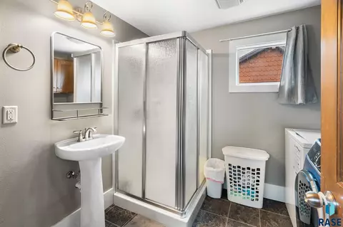 827 S Spring Ave, Sioux Falls, SD 57104 photo 8